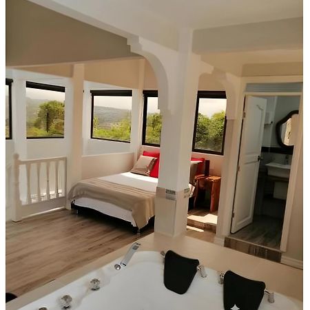 Casa Hotel Alicia 菲兰迪亚 外观 照片